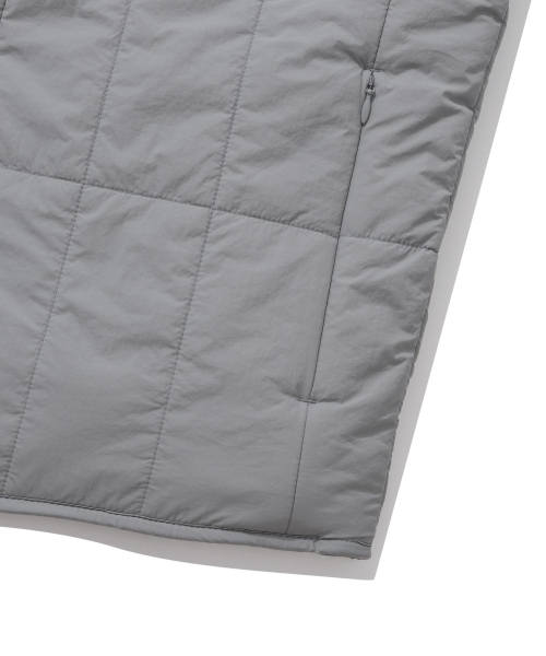 COVERNAT(カバーナット)の「フリースリバーシブルキルティングベストグレー(ダウンベスト・レディース・その他・SMALL/MEDIUM/LARGE/X-LARGE)」の8枚目の写真