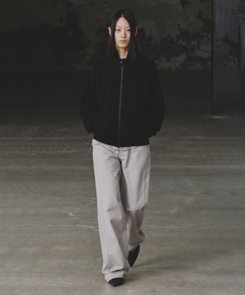 INSILENCE WOMEN（インサイレンスウーマン）の「ストレートカラー デニム ASH BEIGE（デニムパンツ・レディース・その他・SMALL/LARGE）」の5枚目の写真