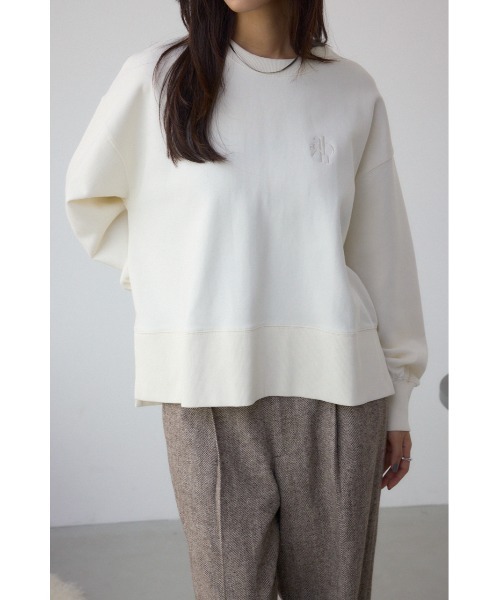 AZUL by moussy（アズールバイマウジー）の「ワンポイントロゴスウェット（スウェット・レディース・ライトイエロー/ブラック/アイボリー/ブラウン・FREE）」の5枚目の写真