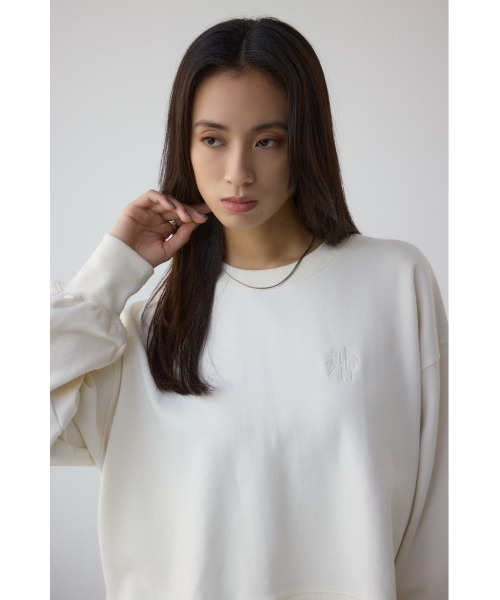 AZUL by moussy（アズールバイマウジー）の「ワンポイントロゴスウェット（スウェット・レディース・ライトイエロー/ブラック/アイボリー/ブラウン・FREE）」の6枚目の写真