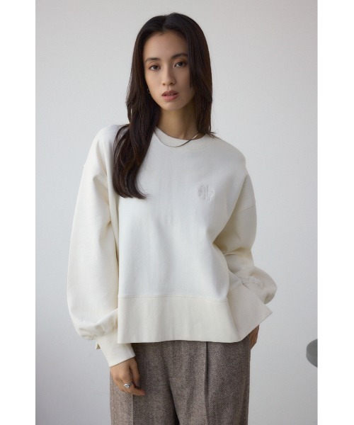 AZUL by moussy（アズールバイマウジー）の「ワンポイントロゴスウェット（スウェット・レディース・ライトイエロー/ブラック/アイボリー/ブラウン・FREE）」の7枚目の写真