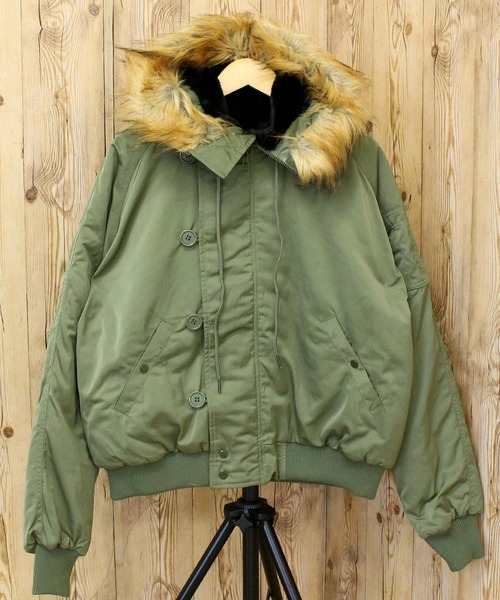 TopIsm(トップイズム)の「撥水加工 N2Bタイプ 中綿ジャケット(ミリタリージャケット・メンズ・ブラック/カーキ・M/XL/L)」の2枚目の写真