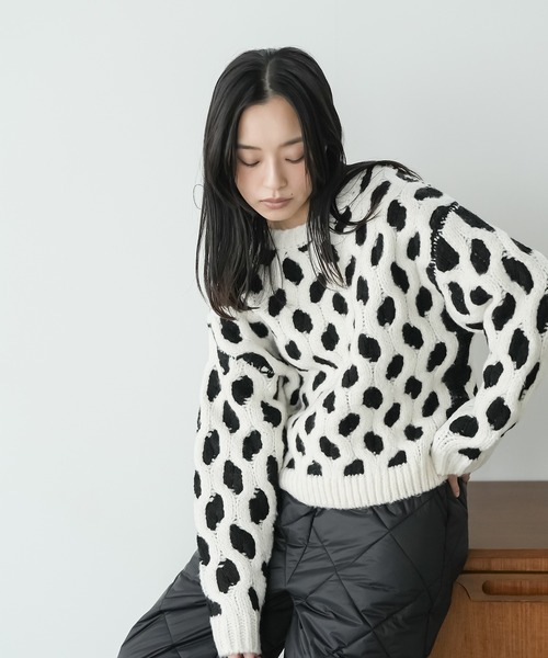 mili an deni（ミリアンデニ）の「バルキーニットプルオーバー（ニット/セーター・レディース・ブルー/ブラック・M）」の4枚目の写真