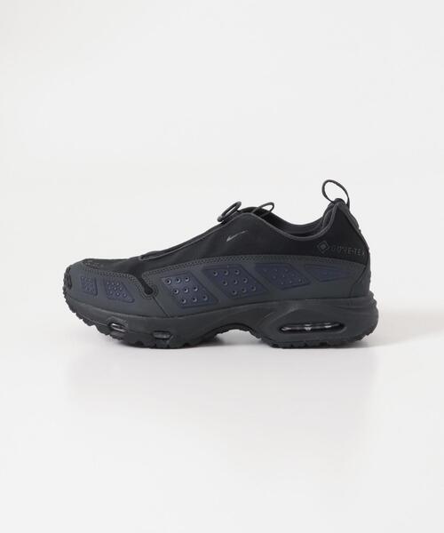 NIKE(ナイキ)の「NIKE エア マックス SNDR GTX(スニーカー・メンズ・ブラック/バーガンディー・27.5/26.5/29/28/27/28.5)」の3枚目の写真
