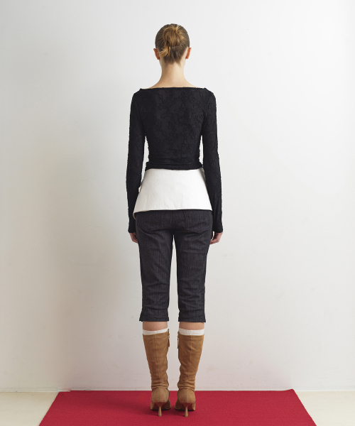 AOPT(アオプト)の「FLORAL PATTERN LONG SLEEVE TOP - BLACK(Tシャツ/カットソー・レディース・その他・SMALL/MEDIUM)」の5枚目の写真