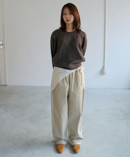 JULIAPEPE(ジュリアペペ)の「Curved Balloon Corduroy Pants (Cream)(その他パンツ・レディース・その他・FREE)」の3枚目の写真