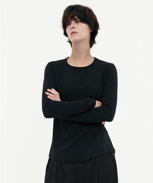 DEVIWEAR(デヴィウェア)の「ベーシックスラブTシャツ DEVI-T0117-ブラック(Tシャツ/カットソー・レディース・ブラック・SMALL/MEDIUM)」の1枚目の写真