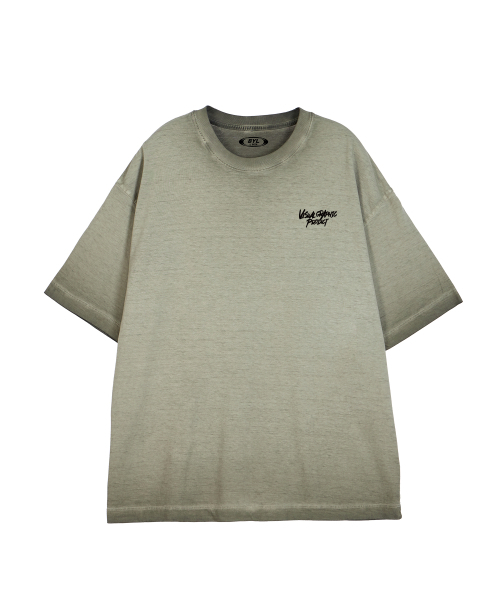 BY.L(バイエル)の「フェイドピグメントグラフィットロゴ半袖Tシャツカーキ(Tシャツ/カットソー・メンズ・その他・MEDIUM/LARGE/X-LARGE/XX-LARGE)」の2枚目の写真