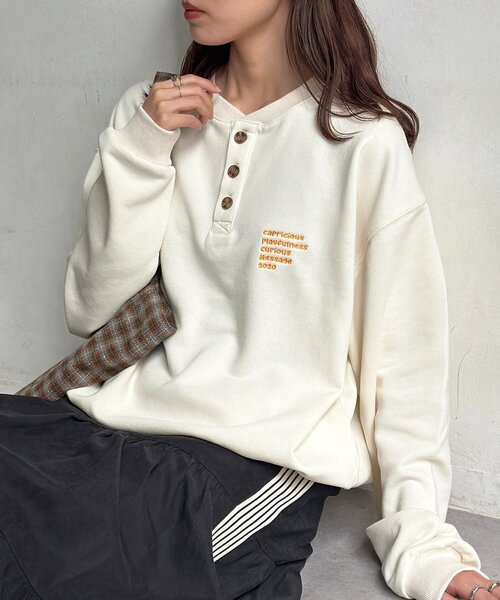 CPCM(シーピーシーエム)の「古着ライク胸刺繍ヘンリースウェット(Tシャツ/カットソー・メンズ・グレー/アイボリー/ブラック/ネイビー/ブラウン・FREE)」の2枚目の写真