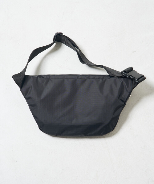 FREAK'S STORE（フリークスストア）の「LeSportsac × FREAK'S STORE/レスポートサック 別注 HERITAGE BELT BAG/ヘリテージ ベルトバッグ/ボディバッグ（ボディバッグ/ウエストポーチ・レディース・ブラウン/ブラック・ONE SIZE）」の11枚目の写真