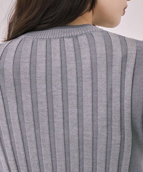 UNITED TOKYO（ユナイテッドトウキョウ）の「リップルレイヤーニット｜ウォッシャブル/オフィスカジュアル/細見え/春服（ニット/セーター・レディース・グリーン/ブラウン/グレー・FREE）」の21枚目の写真