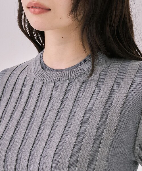 UNITED TOKYO（ユナイテッドトウキョウ）の「リップルレイヤーニット｜ウォッシャブル/オフィスカジュアル/細見え/春服（ニット/セーター・レディース・グリーン/ブラウン/グレー・FREE）」の22枚目の写真