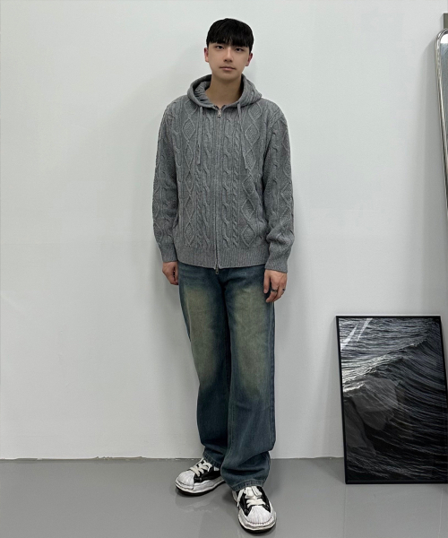 76563922_9