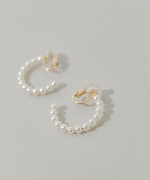 SMELLY（スメリー）の「パールフープイヤリング（イヤリング・レディース・ホワイト・-）」の2枚目の写真