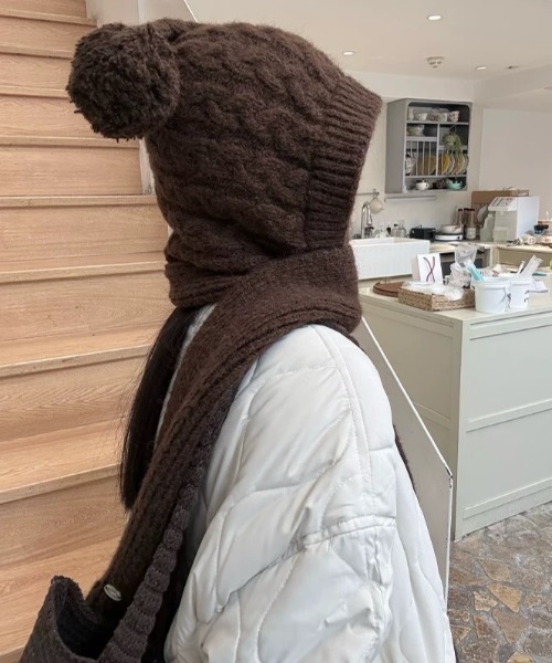 ぽんぽんフード付き ケーブルニット マフラー/バラクラバ（マフラー