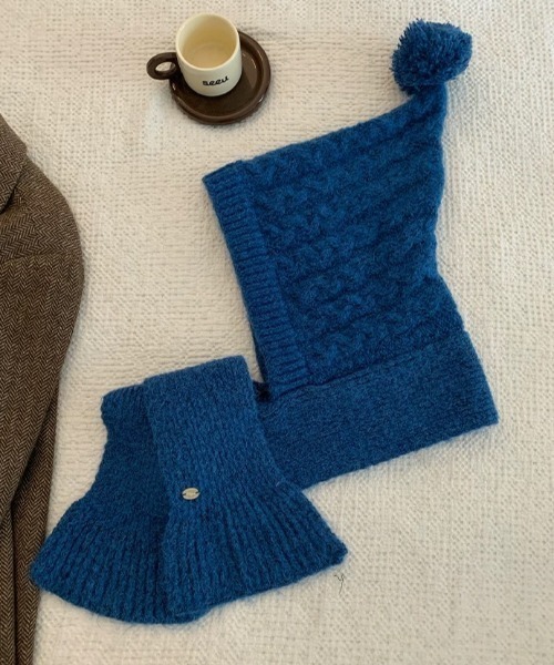 ぽんぽんフード付き ケーブルニット マフラー/バラクラバ（マフラー