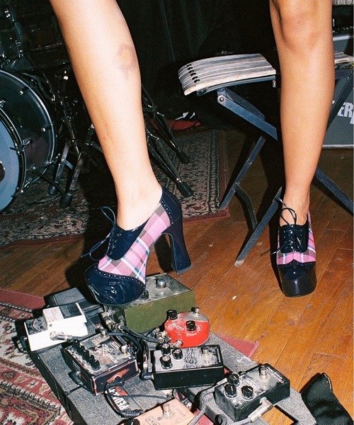 Jeffrey Campbell(ジェフリーキャンベル)の「レトロチェック レースアップパンプス(パンプス・レディース・オレンジ/ネイビー・38/37/36)」の19枚目の写真