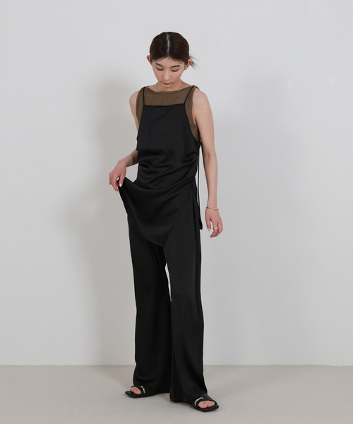 select MOCA（セレクトモカ）の「ストレートイージーサテンパンツ【セットアップ対応】（その他パンツ・レディース・ブラウン/ブラック/アイボリー・LARGE/MEDIUM）」の4枚目の写真