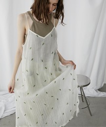 LOSCa（ロスカ）の「【サステナブル】フラワー刺繍キャミワンピース（ワンピース）」