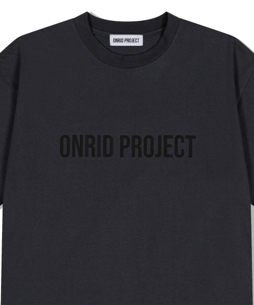 ONRIDPROJECT(オンリードプロジェクト)の「ビッグロゴTシャツ - チャコール(Tシャツ/カットソー・メンズ・その他・FREE)」の4枚目の写真