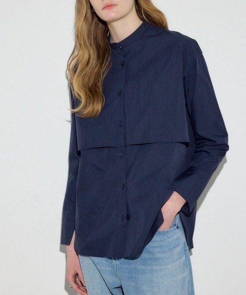 AZUL by moussy(アズールバイマウジー)の「レイヤードバンドカラーシャツ(シャツ/ブラウス・レディース・サックスブルー/ネイビー/オフホワイト・FREE)」の3枚目の写真