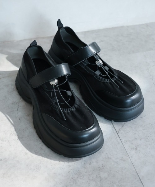 VIVIAN（ヴィヴィアン）の「厚底レースアップメリージェーンスニーカー ZOZOTOWN+オフィシャルサイト限定商品（ドレスシューズ・レディース・ベージュ/ブラック・LL/L/M/S）」の4枚目の写真