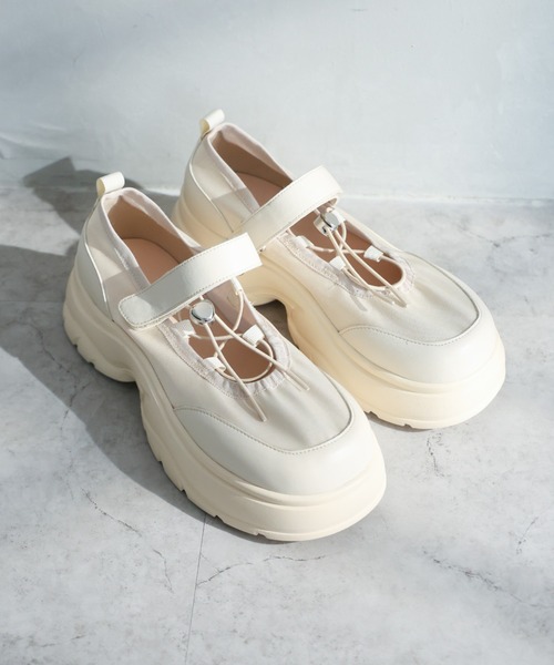 VIVIAN（ヴィヴィアン）の「厚底レースアップメリージェーンスニーカー ZOZOTOWN+オフィシャルサイト限定商品（ドレスシューズ・レディース・ベージュ/ブラック・LL/L/M/S）」の13枚目の写真