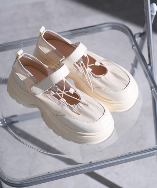 VIVIAN（ヴィヴィアン）の「厚底レースアップメリージェーンスニーカー ZOZOTOWN+オフィシャルサイト限定商品（ドレスシューズ・レディース・ベージュ/ブラック・LL/L/M/S）」の14枚目の写真