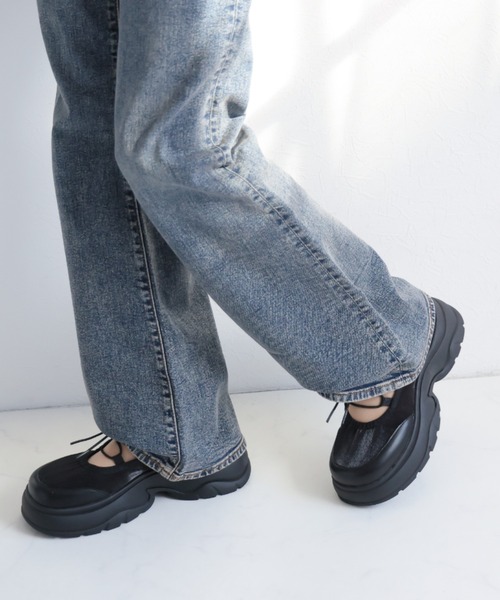 VIVIAN（ヴィヴィアン）の「厚底レースアップメリージェーンスニーカー ZOZOTOWN+オフィシャルサイト限定商品（ドレスシューズ・レディース・ベージュ/ブラック・LL/L/M/S）」の6枚目の写真