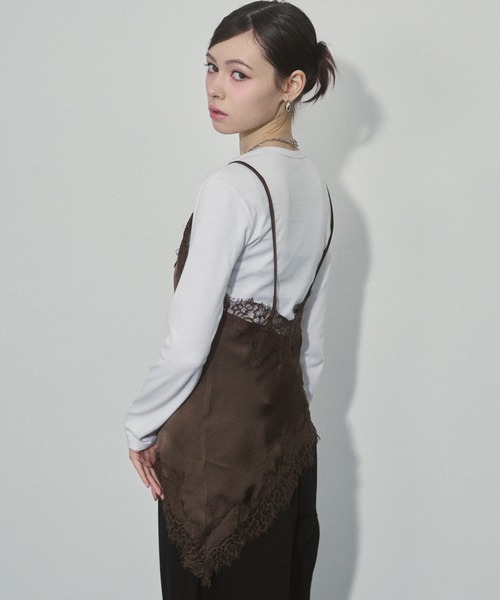 ENVYM（アンビー）の「サテンレースキャミソール（キャミソール・レディース・ブラウン/ブラック/ホワイト・FREE）」の11枚目の写真