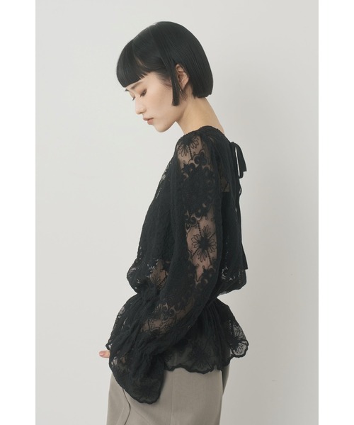 Limue(リミュ)の「チュール刺繍プルオーバー(シャツ/ブラウス・レディース・ベージュ/ブラック・FREE)」の4枚目の写真