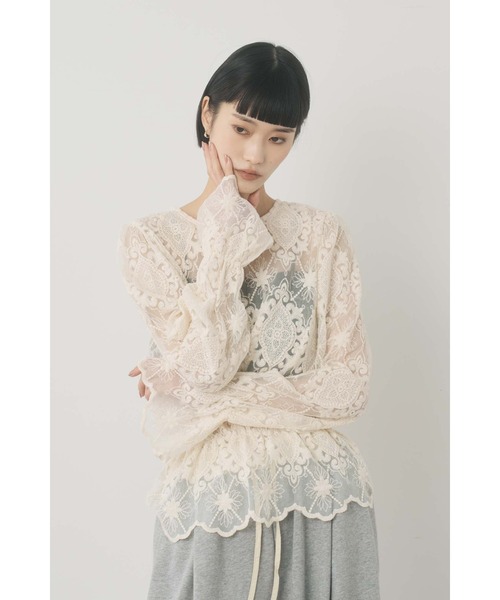 Limue(リミュ)の「チュール刺繍プルオーバー(シャツ/ブラウス・レディース・ベージュ/ブラック・FREE)」の12枚目の写真