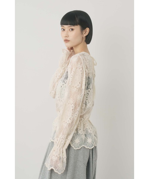 Limue(リミュ)の「チュール刺繍プルオーバー(シャツ/ブラウス・レディース・ベージュ/ブラック・FREE)」の13枚目の写真