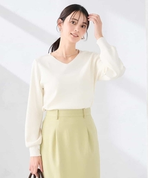 a.v.v（アーヴェヴェ）の「【洗える UVカット】Vネックパフスリーブニット（ニット/セーター）」