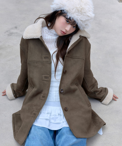 ROLAROLA(ロラロラ)の「SUEDE SHEERING JACKET KHAKI(ムートンコート・レディース・カーキ・FREE)」の4枚目の写真