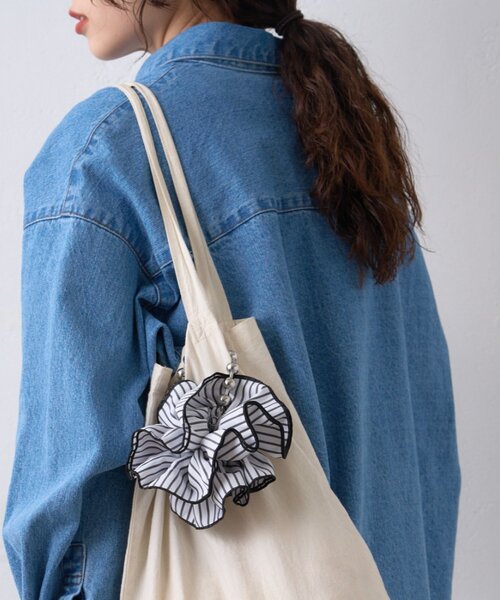 CIAOPANIC TYPY（チャオパニックティピー）の「:lilチェーン付きストライプシュシュ（キーホルダー・レディース・ブラック/ブラウン/ブルー・ONE SIZE）」の12枚目の写真