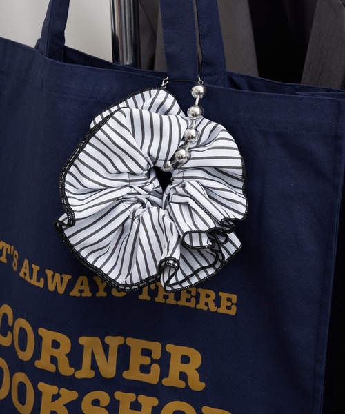 CIAOPANIC TYPY（チャオパニックティピー）の「:lilチェーン付きストライプシュシュ（キーホルダー・レディース・ブラック/ブラウン/ブルー・ONE SIZE）」の2枚目の写真