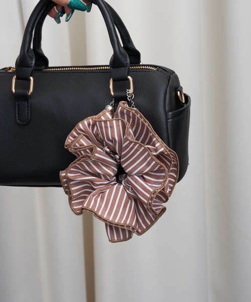 CIAOPANIC TYPY（チャオパニックティピー）の「:lilチェーン付きストライプシュシュ（キーホルダー・レディース・ブラック/ブラウン/ブルー・ONE SIZE）」の4枚目の写真