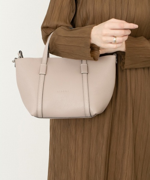 RIPANI(リパーニ)の「【RIPANI】クラッシーミニ2WAYバッグ(Q66408)(ハンドバッグ・レディース・グレイッシュベージュ/ライトグレー・ALL)」の1枚目の写真
