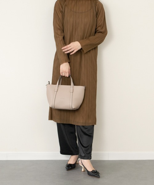 RIPANI(リパーニ)の「【RIPANI】クラッシーミニ2WAYバッグ(Q66408)(ハンドバッグ・レディース・グレイッシュベージュ/ライトグレー・ALL)」の8枚目の写真