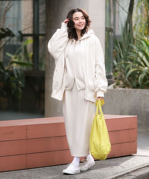 Green Parks(グリーンパークス)の「ボリュームギャザーMA-1(MA-1・レディース・グレー/ホワイト系その他2/カーキ・FREE)」の22枚目の写真