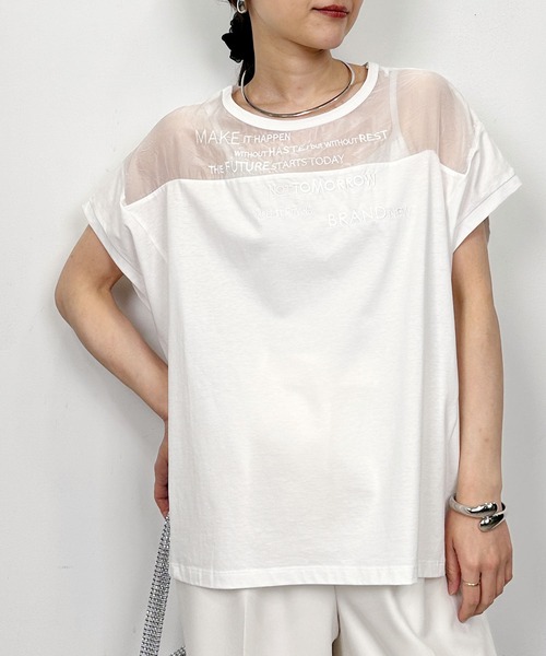 LUGIVA(ルギヴァ)の「オーガンジー切り替えエンブロイダリーTシャツ(Tシャツ/カットソー・レディース・チャコールグレー/オフホワイト/ブラック・M)」の4枚目の写真