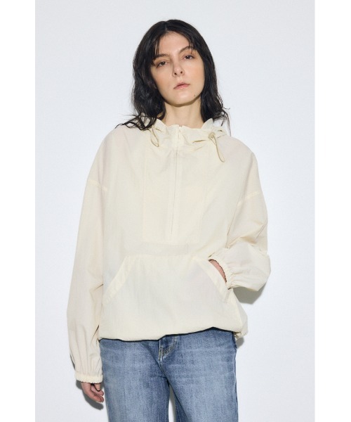 AZUL by moussy(アズールバイマウジー)の「ナイロンアノラックパーカー(ブルゾン・レディース・アイボリー/ブラック/ミント・FREE)」の4枚目の写真