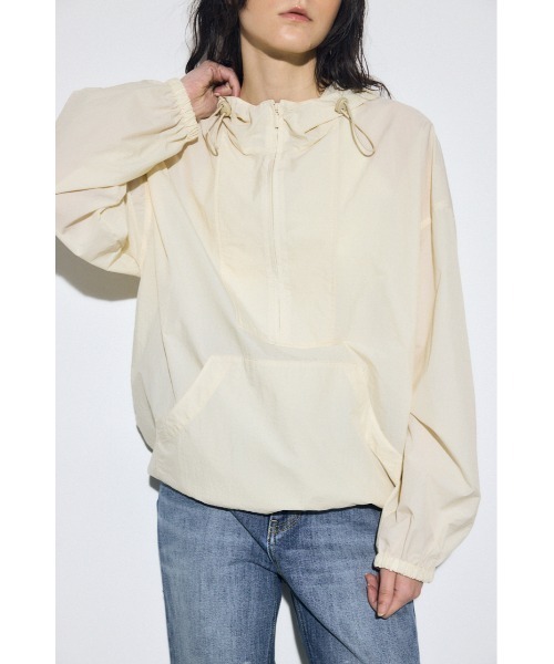 AZUL by moussy(アズールバイマウジー)の「ナイロンアノラックパーカー(ブルゾン・レディース・アイボリー/ブラック/ミント・FREE)」の5枚目の写真