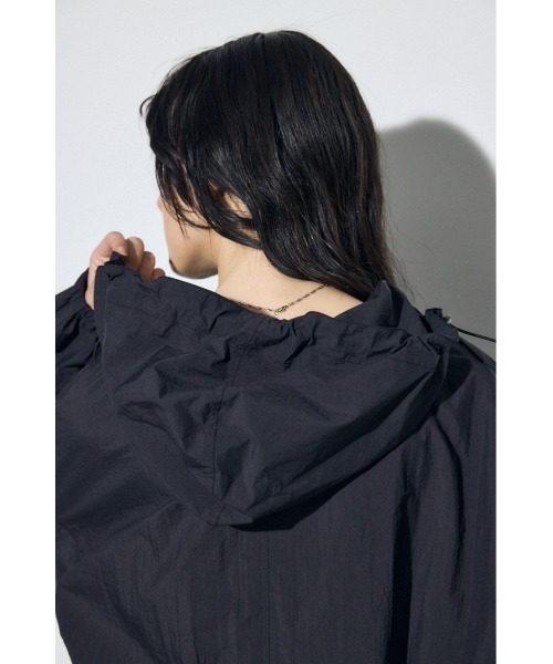 AZUL by moussy(アズールバイマウジー)の「ナイロンアノラックパーカー(ブルゾン・レディース・アイボリー/ブラック/ミント・FREE)」の18枚目の写真