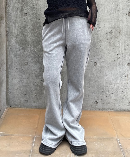 ROGER AND RAW（ロジャーアンドロウ）の「ピグメント切替フレアパンツ（スウェットパンツ・レディース・ブルー/ブラック/グレー・FREE）」の5枚目の写真