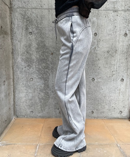 ROGER AND RAW（ロジャーアンドロウ）の「ピグメント切替フレアパンツ（スウェットパンツ・レディース・ブルー/ブラック/グレー・FREE）」の7枚目の写真