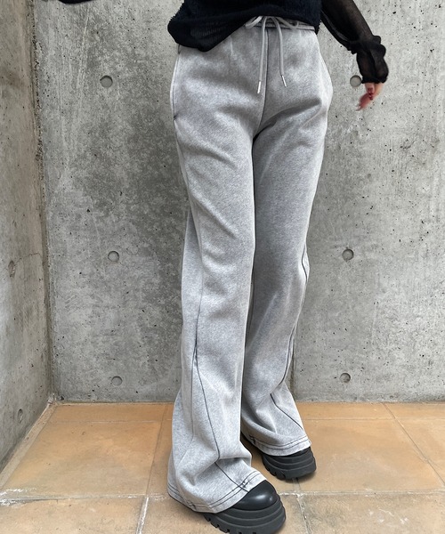 ROGER AND RAW（ロジャーアンドロウ）の「ピグメント切替フレアパンツ（スウェットパンツ・レディース・ブルー/ブラック/グレー・FREE）」の10枚目の写真