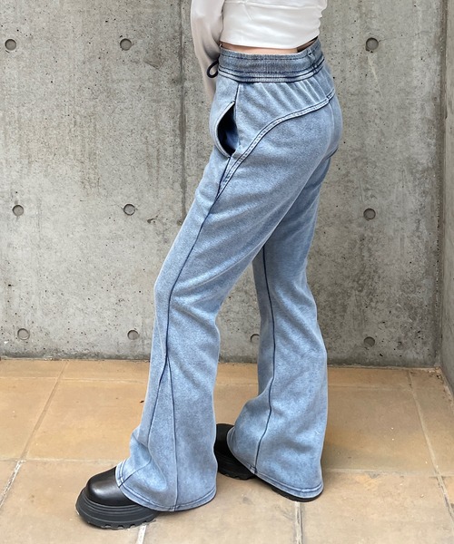 ROGER AND RAW（ロジャーアンドロウ）の「ピグメント切替フレアパンツ（スウェットパンツ・レディース・ブルー/ブラック/グレー・FREE）」の20枚目の写真