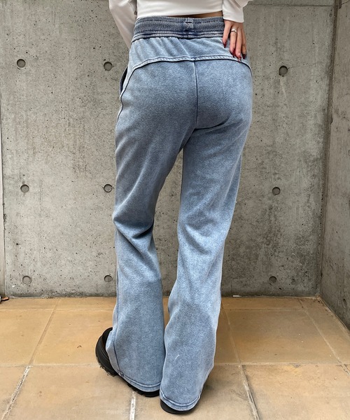 ROGER AND RAW（ロジャーアンドロウ）の「ピグメント切替フレアパンツ（スウェットパンツ・レディース・ブルー/ブラック/グレー・FREE）」の22枚目の写真